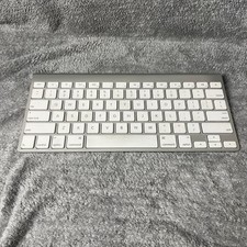 Apple A1314 Wireless Keyboard - Silver MC184LL/B 2011 version 2, Gen 3