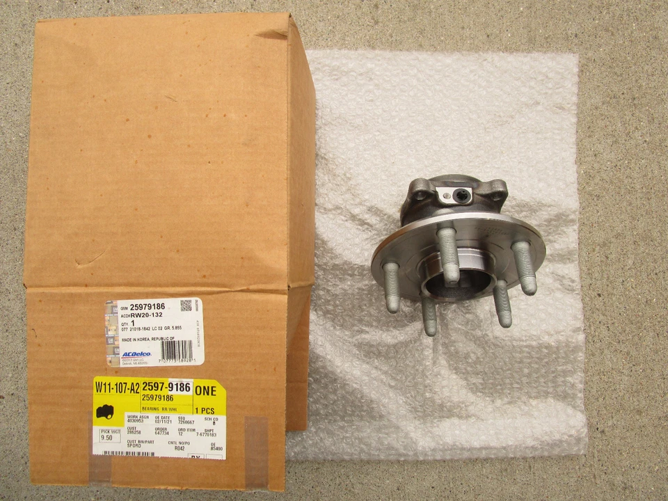 ADEQUADO PARA: 10 - 17 CHEVY GMC CUBO DE RODA TRASEIRA E CONJUNTO DE ROLAMENTO FABRICANTE DE EQUIPAMENTO ORIGINAL NOVO EM FOLHA 25979186 - Imagem 3 de 4