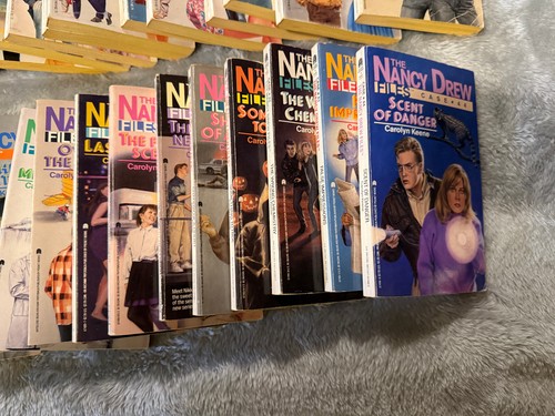 1-44 THE NANCY DREW FILES ARCHWAY PAPERBACK BOOK LOT - Picture 19 of 20