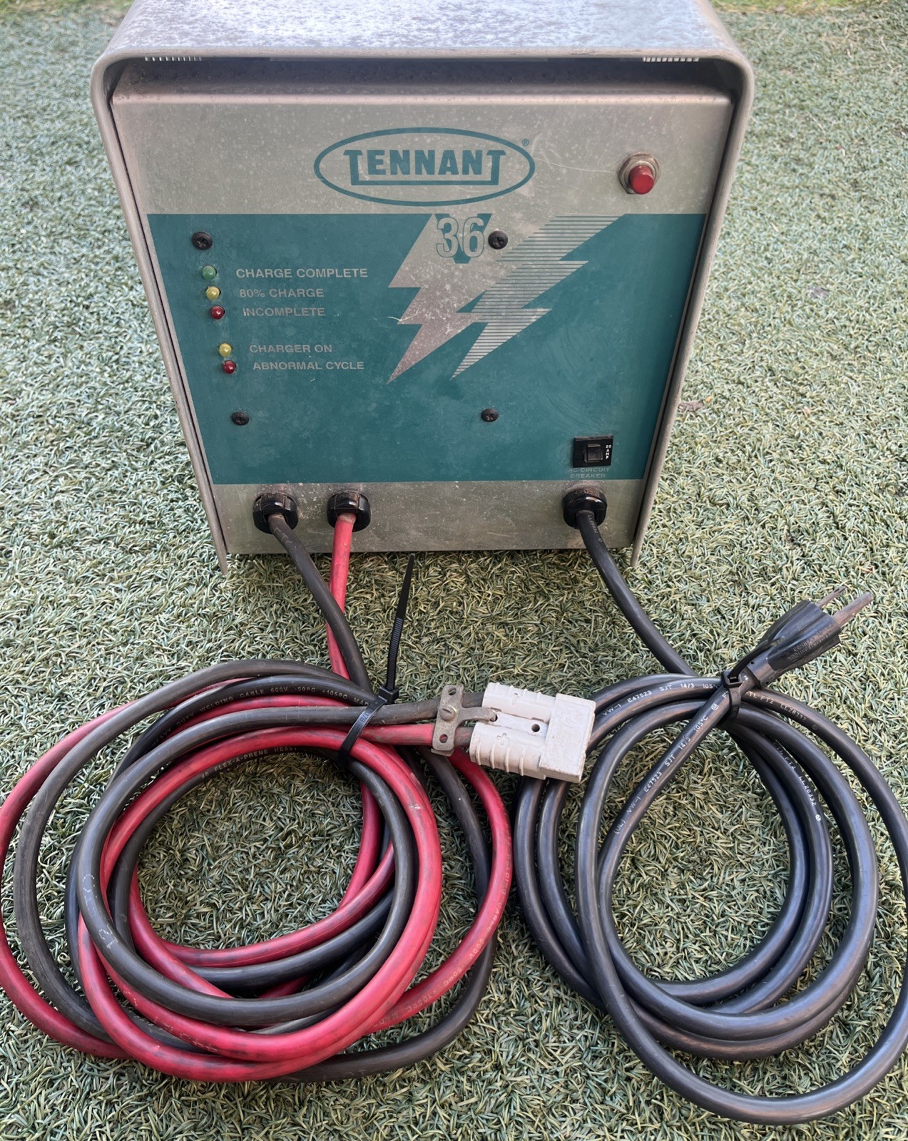 Tennant 374015 SCR363017 36V 30A Battery Charger Floor Scrubber