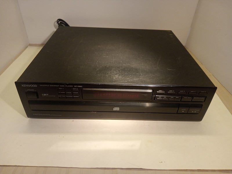 Kenwood DP-R891 Five Compact Disc Parts Or Repair, Powers Up Tray Does Not Open