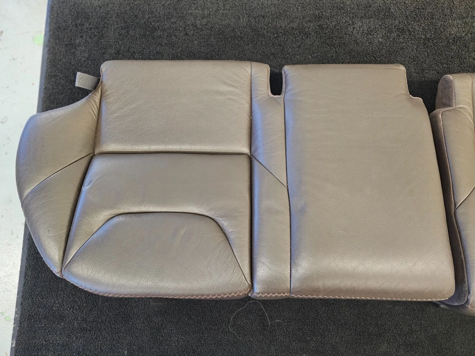 04-07 Volvo XC70 Rear Seat Bottom w/ Booster B984 Dark Brown - Imagem 4 de 4