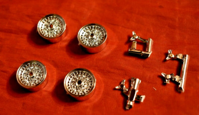 AMT Custom Wire Wheels with Knock Offs 1/25