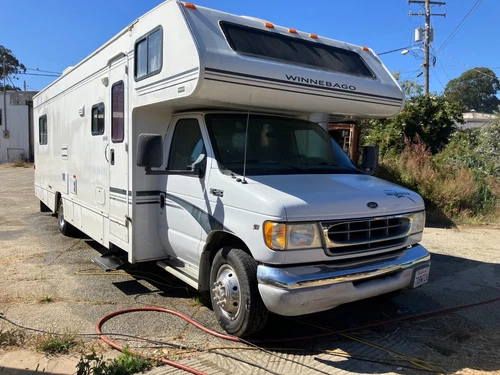 Low mile   very good shape Winnebago