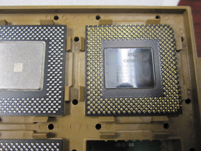 Intel Celeron 466MHz/66/128K FV524RX466 SL3EH Socket 370 Gold Pin CPU Vintage