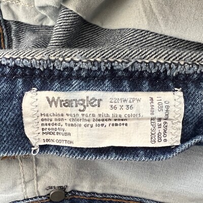 VINTAGE Wrangler Jeans Mens 36x36 Blue Denim Cowboy Work Outdoor
