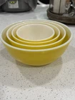 VTG PYREX Yellow Mixing Bowl Set (4pc - 401, 402 403 & 404)