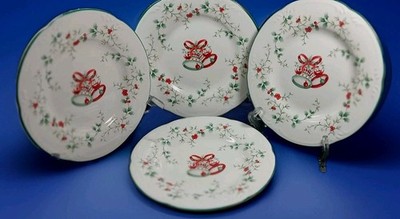 SET 4 NIB 8''ACCENT PLATES PFALTZGRAFF Winterberry Christmas BELLS IN CENTERS