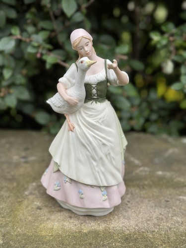 Wedgewood -Danbury Mint - "THE GOOSE GIRL" Porcelain Figurine - Picture 2 of 16