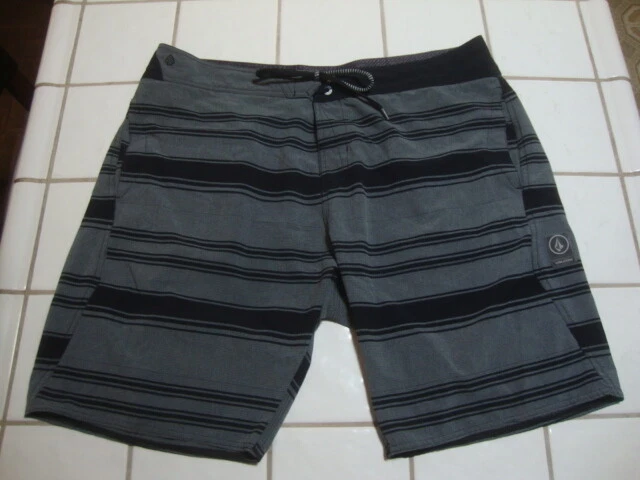VOLCOM Mod Tech Hybrid Board Shorts Swim Trunks Gray Black 3