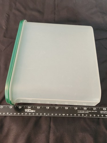 9" Tall Vintage Tupperware 4L Container w Lid 2351 E-1 Green Oval Modular Mate - Picture 2 of 4