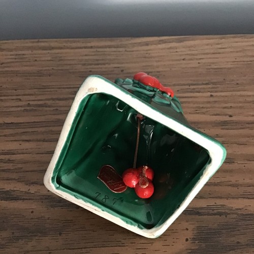 Vintage Lefton Green Ceramic Holly Berry Bell With Red Berry Decorative Clapper - Picture 2 of 3