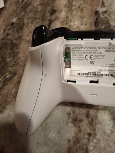 (NOT WORKING) Original Xbox One S Controller No Battery Cover - Picture 3 of 7