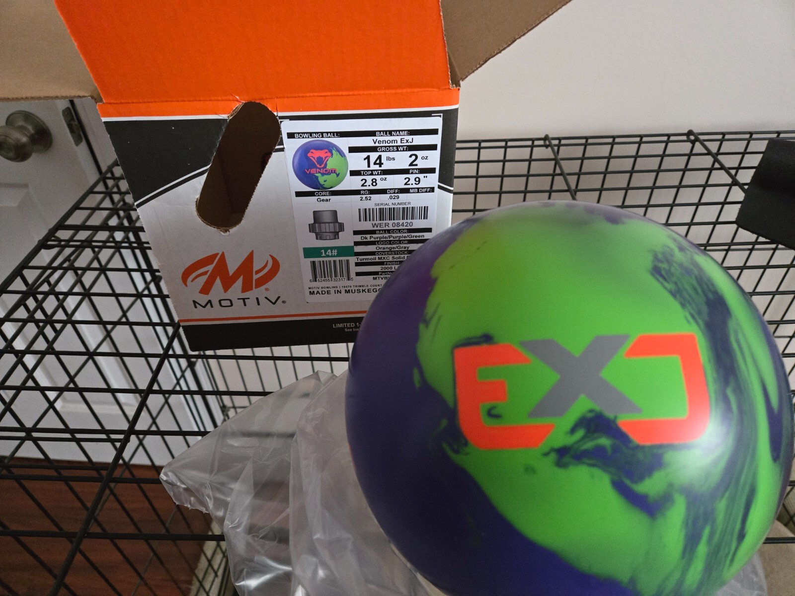 ボール Hyper Venom Motiv Hyper Venom – The House Bowling