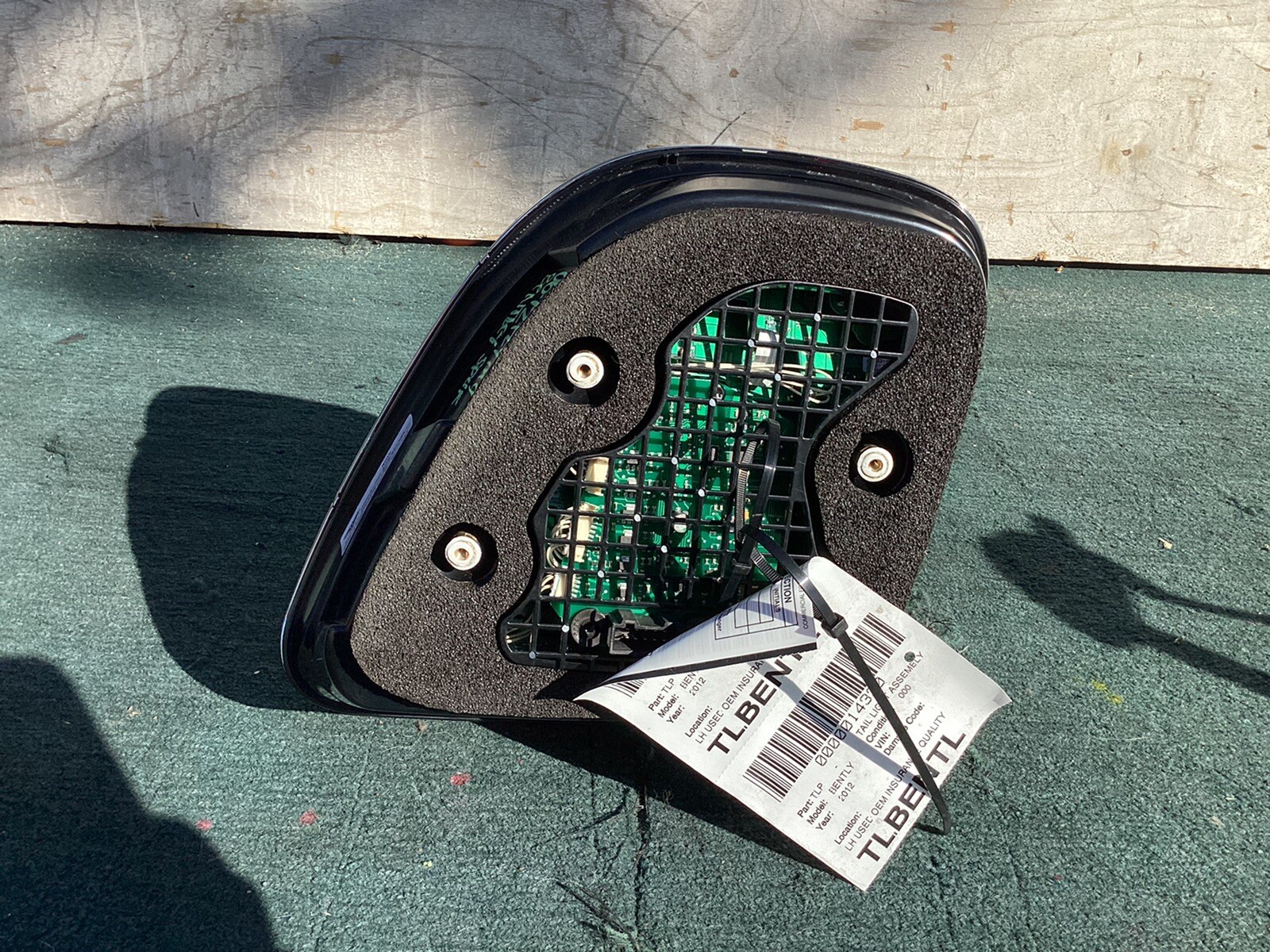 2006 2007 2008 2009 2010 2011 2012 BENTLEY FLYING SPUR LEFT  TAIL LIGHT OEM USED