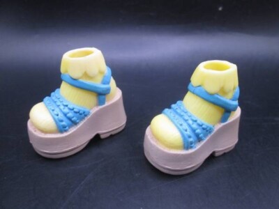 Barbie My Scene Doll ~ ~ Turquoise Sandals with Yellow Socks #254