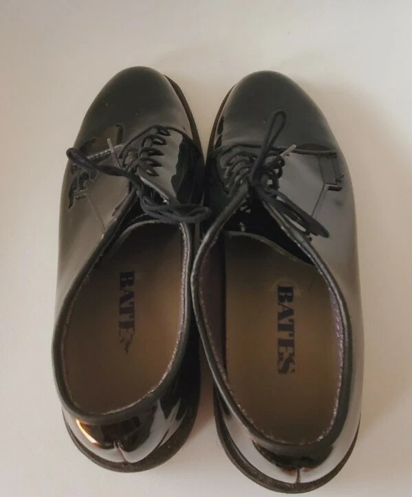 Bates deals shiny shoes