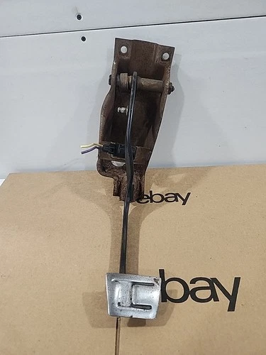 1995-2000 Chevy GMC OBS GMT400 Clutch Pedal Assembly 88-98 Chevy GMC