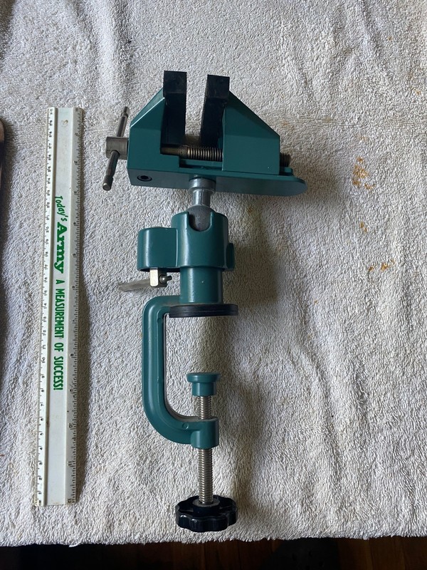 Carver's Universal 360 Degree Ball - Adjustable, Portable Bench Vise