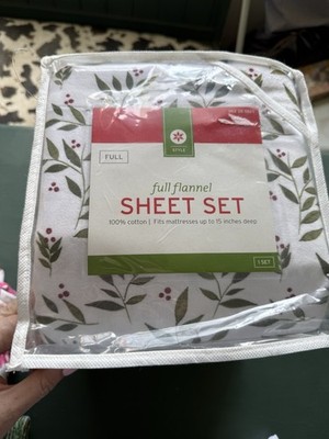 Brand New Full Flannel Sheet Set 100% Cotton Holly Berries Christmas 