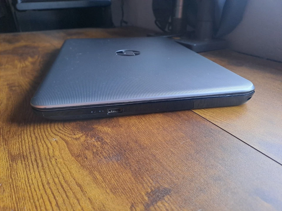 Portátil HP 14 pulgadas FHD AMD E2-7110 4 GB RAM 32 GB eMMC 14-an013nr Foto 4 de 4