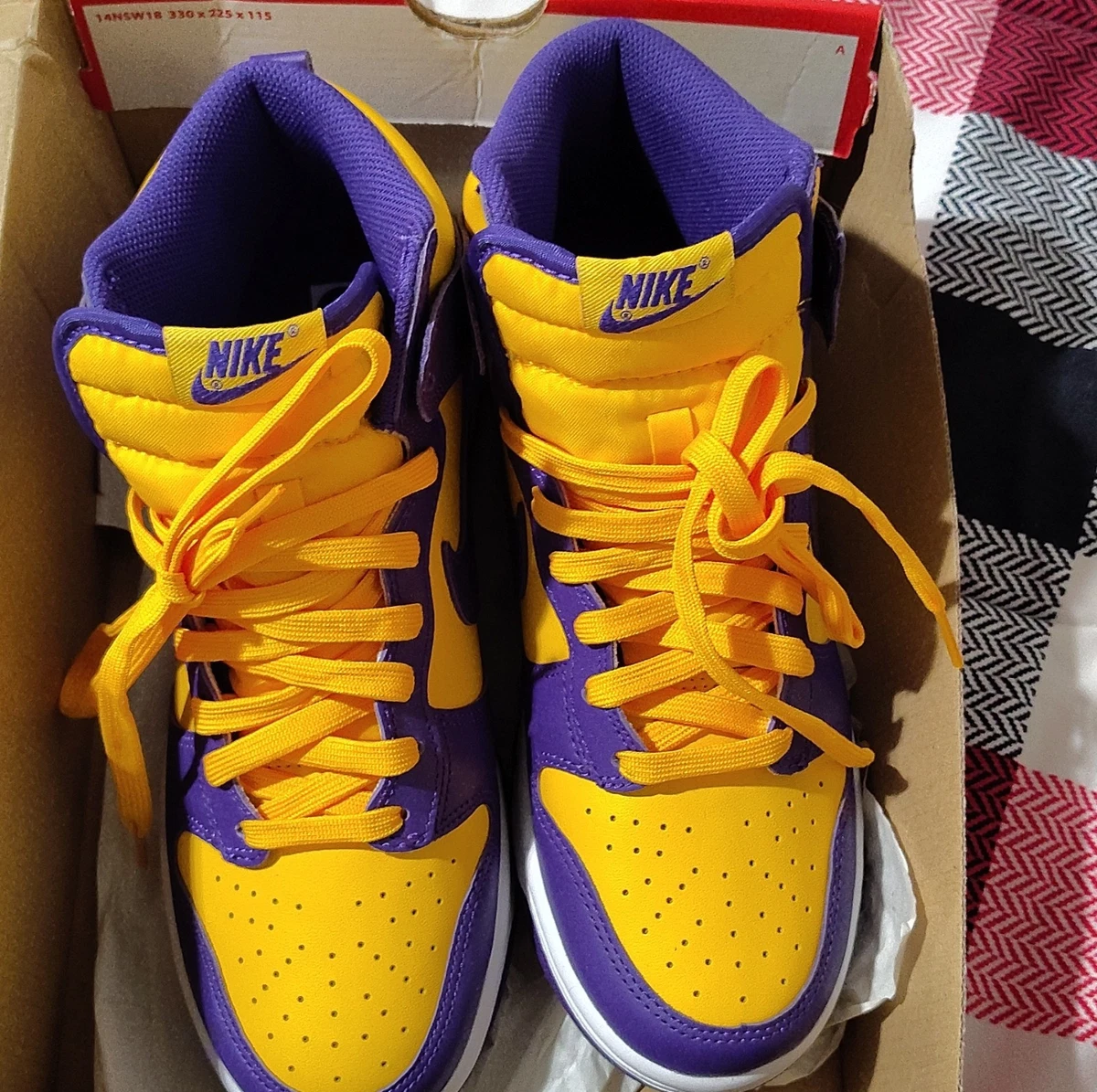 Nike Dunk High Lakers DD1399-500 Yellow Purple White 2022 Black 
Men’s Size 10 Nike Dunk High Retro DD1399-500 Purple Yellow Lakers Men main image 2