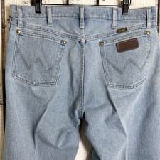 Wrangler Light Wash Jeans Mens 35x32 Stretch Comfort Classic Style Western Rodeo