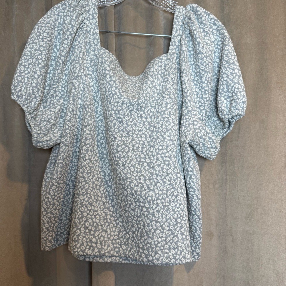 LOFT Gray Patterned Puff Sleeve Blouse cheetah le… - image 5