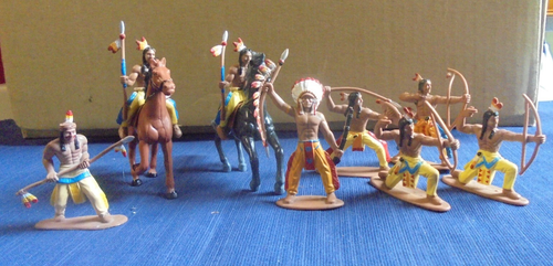 Collection of Indians 2 Mounted, 6 on foot - 60mm painted - Picture 2 of 6
