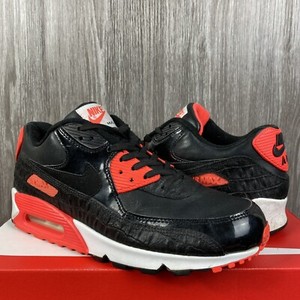 Une Nike Air Max 90 Inédite Pour Célébrer Le 130e Anniversaire Du Club De  Football Suédois AIK Fotboll - ESSENTIAL HOMME
