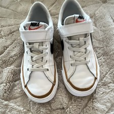 Size 1.5- Nike Court Legacy Low White Desert Ochre