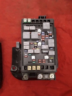 SAAB    9-7X   2007 Fuse Box Engine 460115