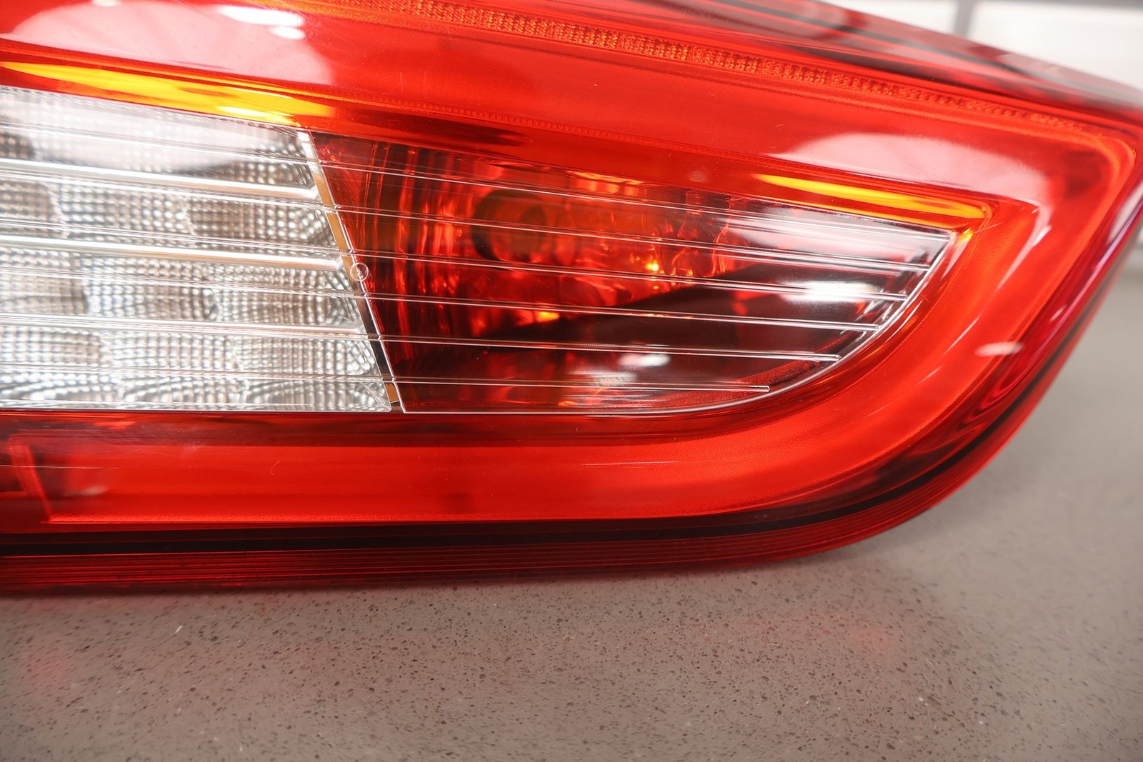 Maserati Ghibli 2014 Left Inner Tail light