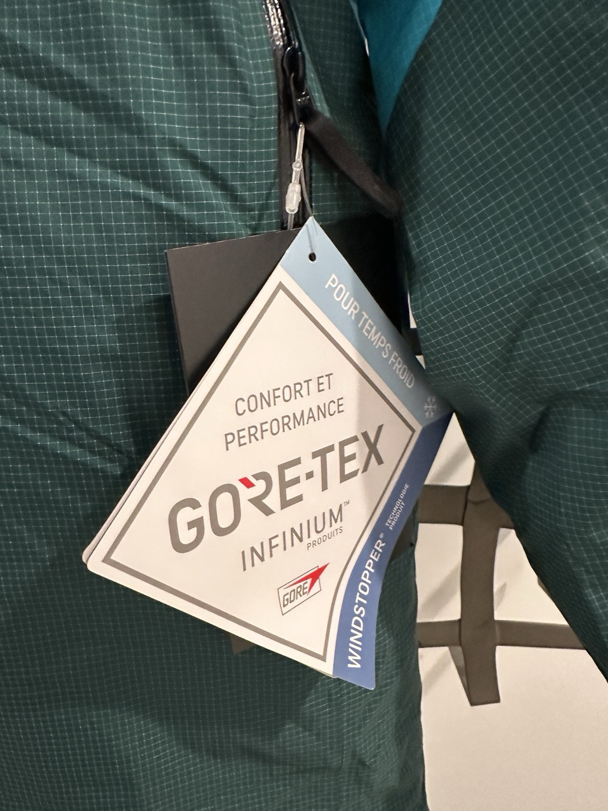 Giacca con cappuccio isolata Arc'teryx Rush blu Tetra Pytheas uomo nuova taglia L