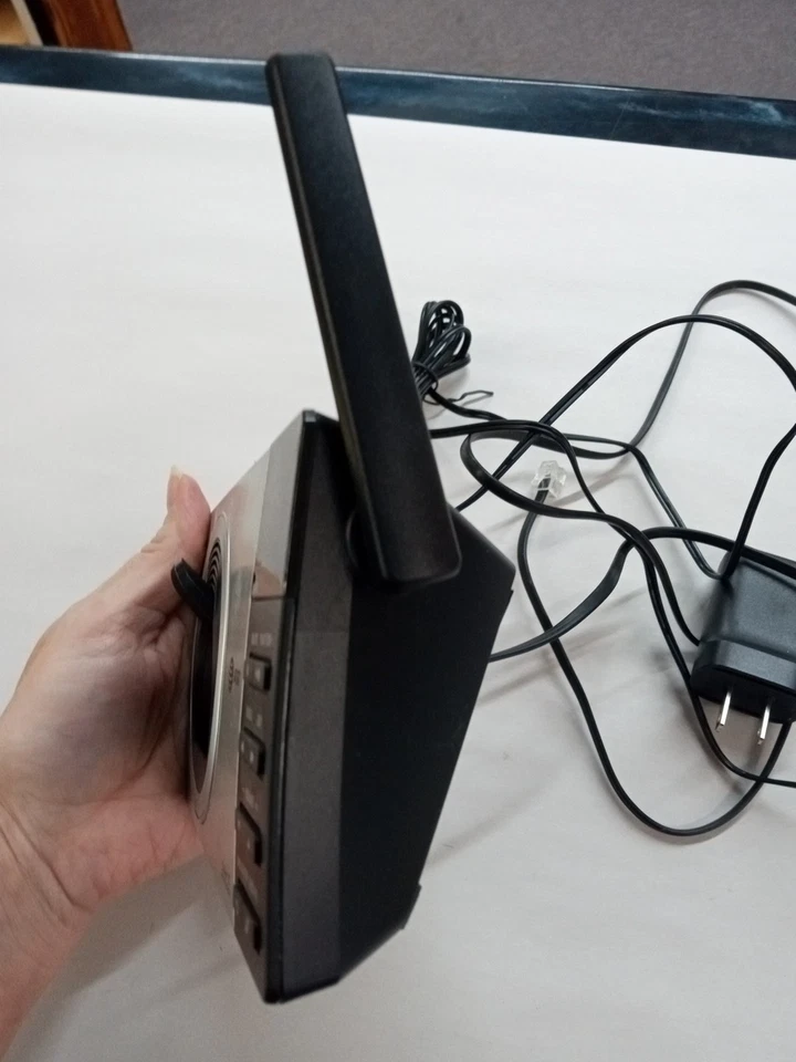 Identificador de llamadas de AT&T anuncia base de carga y cable de alimentación modelo CL82507 Foto 4 de 4