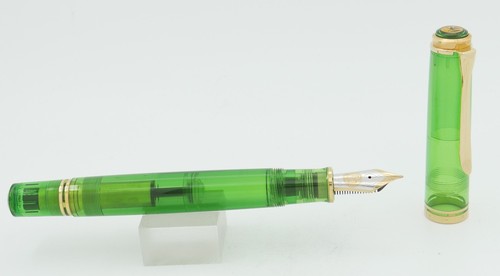 Pelikan M800 Grün Transparent Limited Edition Füllfederhalter - 1992 - 18ct F Feder