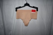 SPANX Undie-tectable Smoothing Thong in Nude SIZE: MED SP0115 NWT