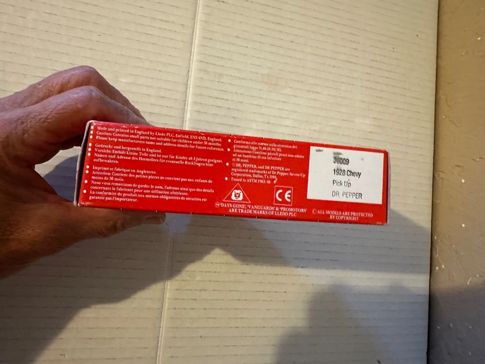 NEW DR. PEPPER DIE CAST COLLECTIBLE SOUVENIR 1928 CHEVY PICK UP #36009 - Image 4 of 4