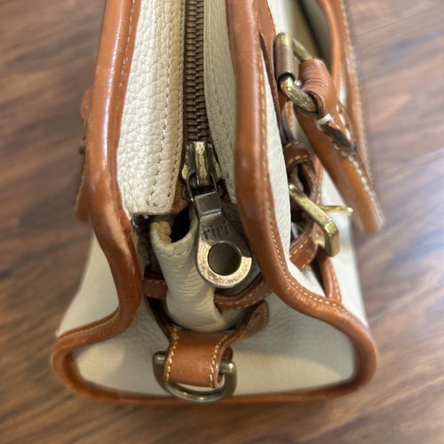 Cartera Cartera Dooney & Bourke EE. UU. Vintage AWL HEBILLA Hueso y Cuero Tostado Británico - Imagen 8 de 17