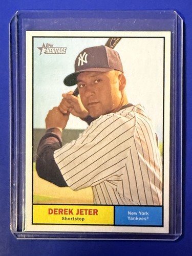DEREK JETER - 2010 Topps Heritage #215 - Picture 3 of 3