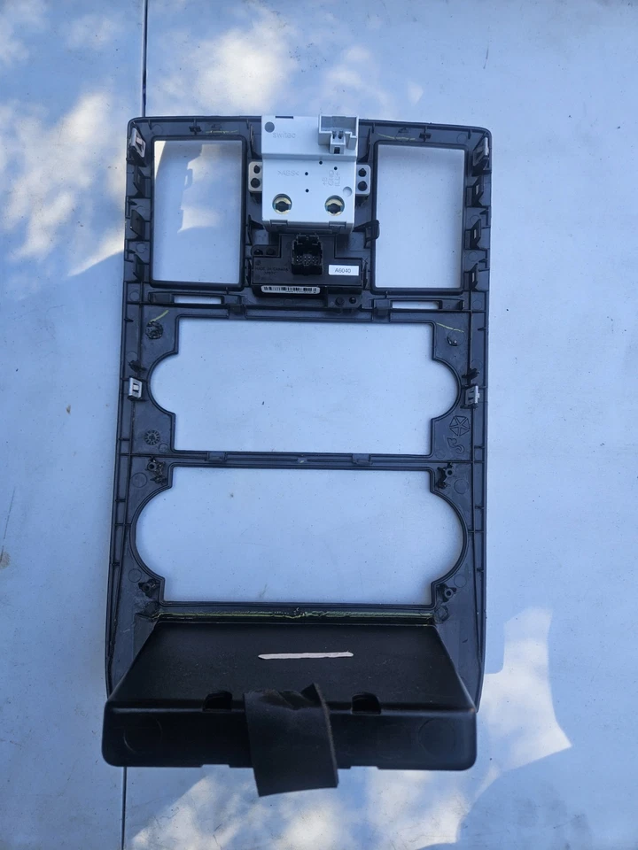 Chrysler 300/300c 2005-2007 radio tablero bisel con reloj Foto 3 de 3