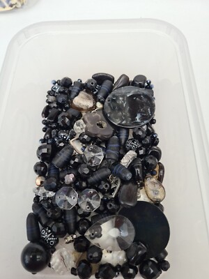 GEMISCHTE SCHWARZE PERLEN 200g GLASSTEIN METALL KUNSTSTOFF AUS ALTEN HALSKETTEN WIEDERVERWENDUNG *4