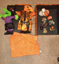 HALLOWEEN DECORATIONS 6 PIECES AND BOX