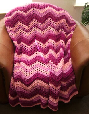 NEW HAND CROCHET PINK FUSCHIA MULTI  RIPPLE AFGHAN LAP BLANKET THROW