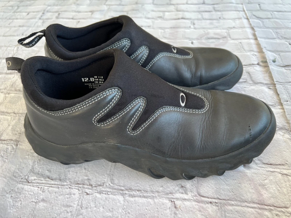 Rare Vintage Mens OAKLEY Flesh Black Slip On Sport Shoes size 12