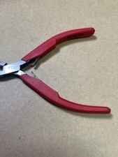 Snap-on Tools Spring Loaded Soft Grip Bent Needle Nose Plier Smooth Jaw E702ACG