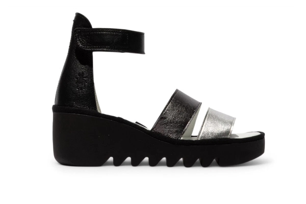 Sandali Donna Fly London Imat455fly In Pelle Con Cinturino E Zeppa In Gomma