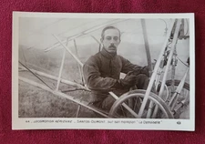 CARTE POSTALE PHOTO - SANTOS DUMONT sur son MONOPLAN - AVIATION PILOTE