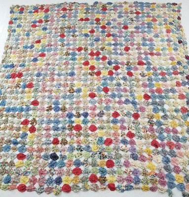Vintage Handarbeit schöne Yo-Yo Suffolk Puff bunte Decke 83x74 Zoll