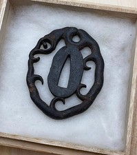 A1969 Japanischer Schwertführer Tsuba für Katana Eisen Antik Signiert (江府住...